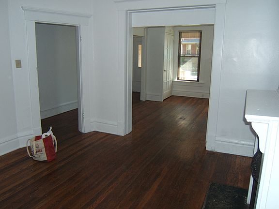 4th image of 60 W 10th Ave