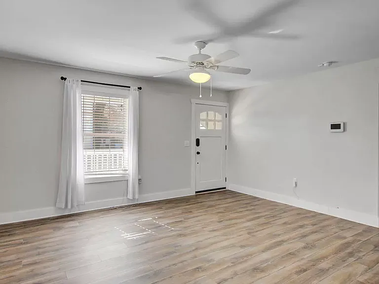 1128 Carnegie Ave — Photo 6