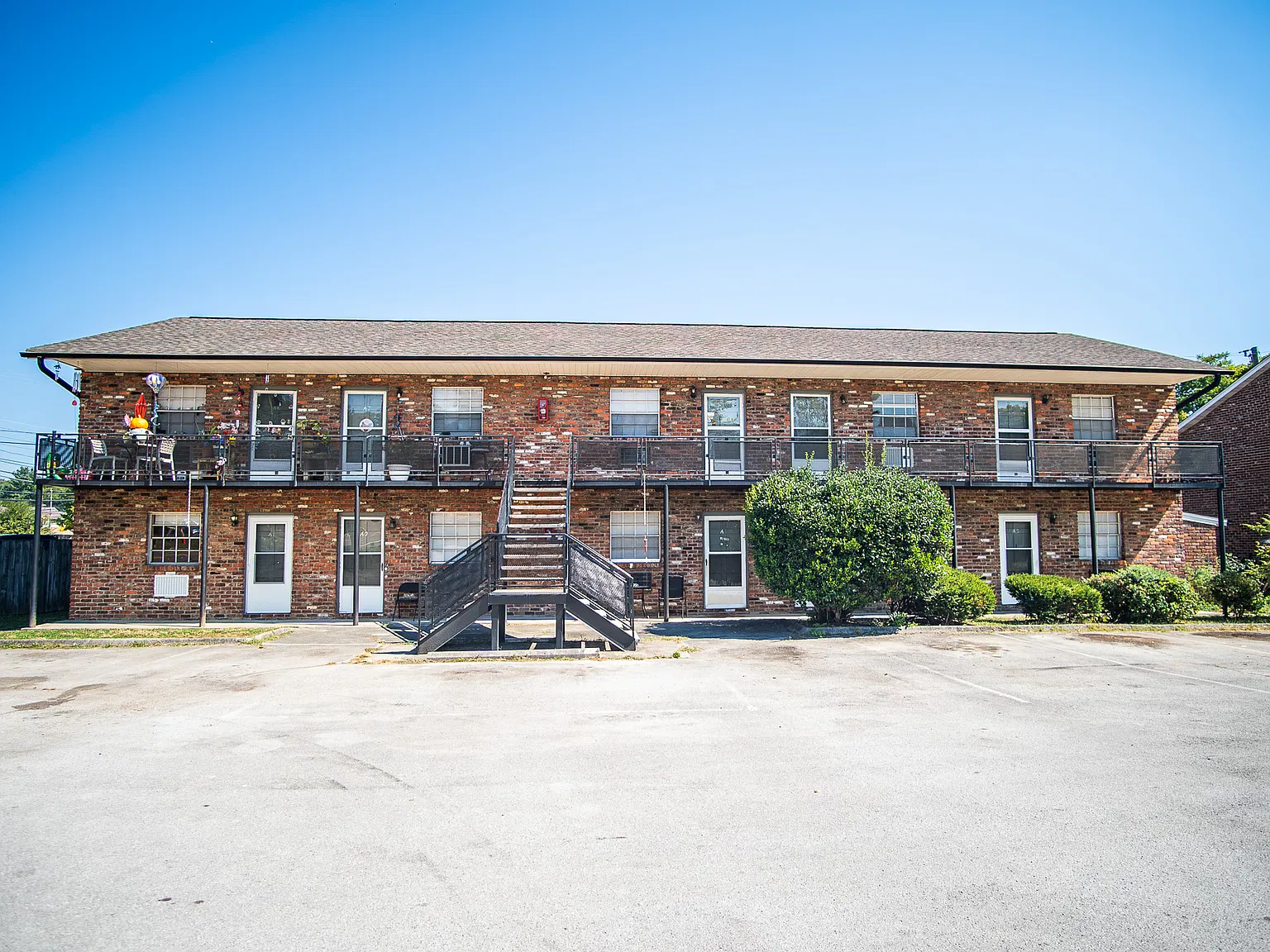 2500 Highland Dr — Photo 1