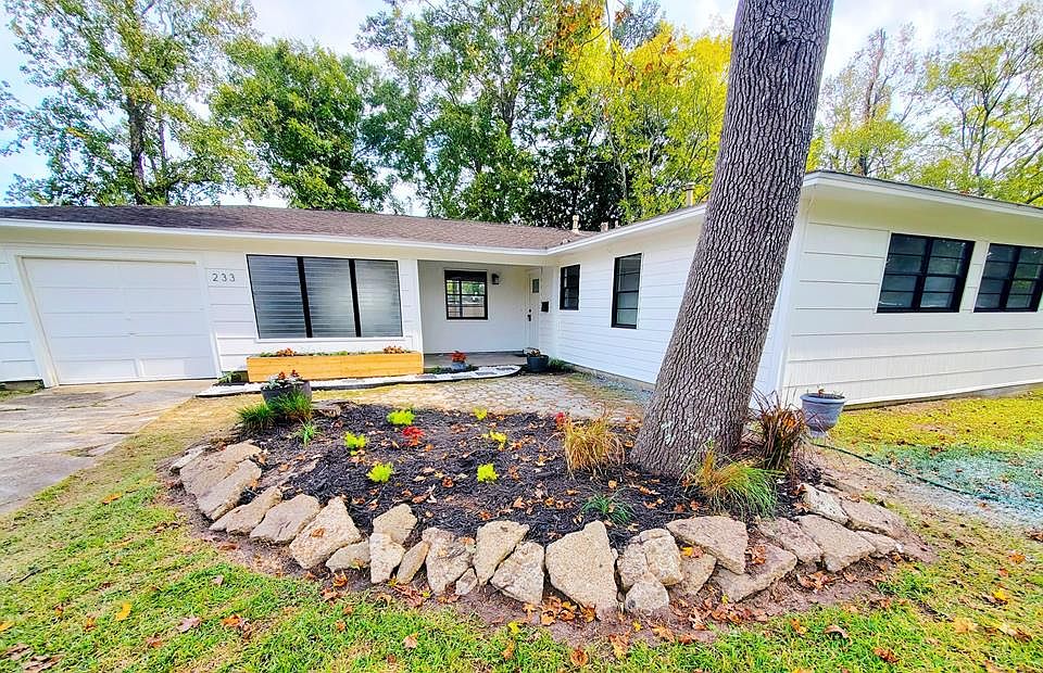 1st image of 233 Berkshire Ln