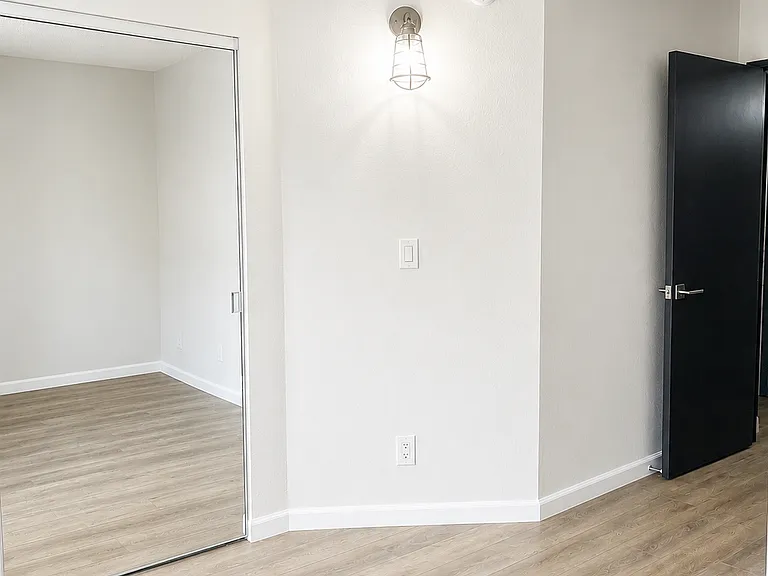 6544 Whitsett Ave #2 — Photo 10