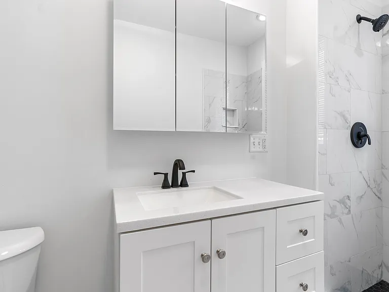 15 Romsey St #1 — Photo 16