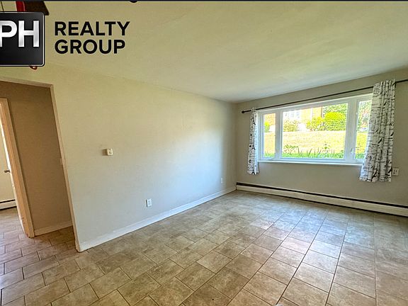 3rd image of 109 Warren St #3A