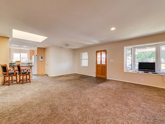 5th image of 1165 Los Padres Blvd