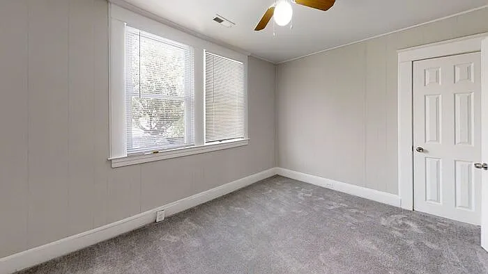 6800 Dunbar Rd — Photo 3