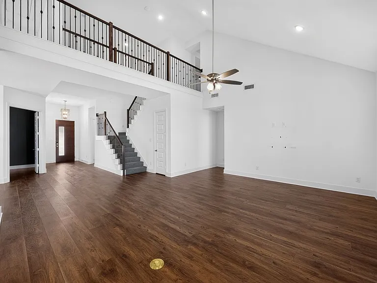 1104 Saratoga Rd — Photo 4