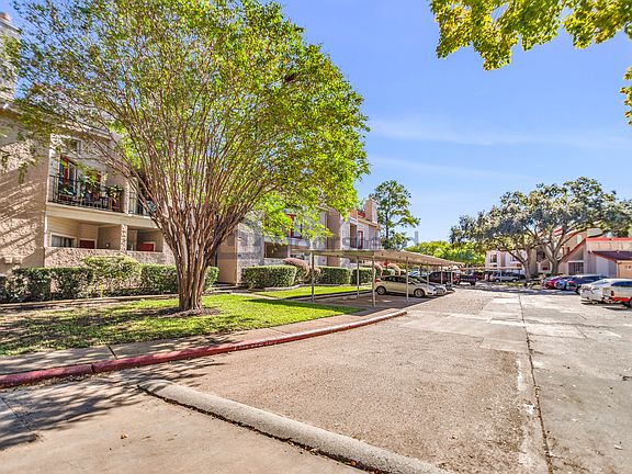 3rd image of 10855 Meadowglen Ln APT 854