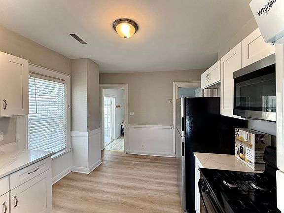4th image of 212 Elgin Ave Floor 2