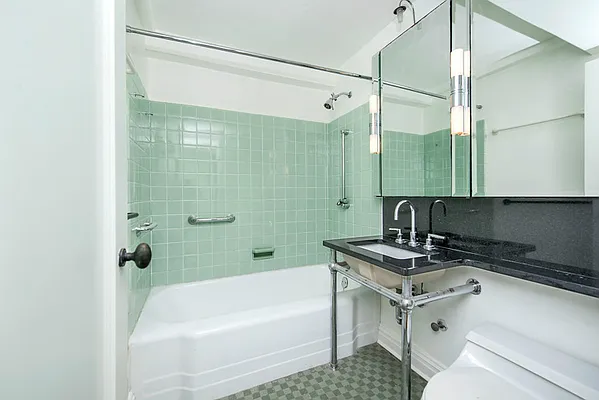 Sold by Keller Williams NYC | media 19