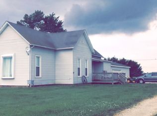 1609 Friends Creek Rd, Weldon, IL 61882