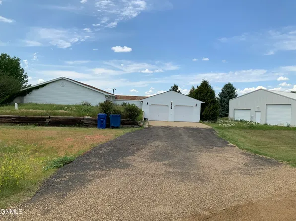1824 Cottontail Dr, Beulah, ND 58523