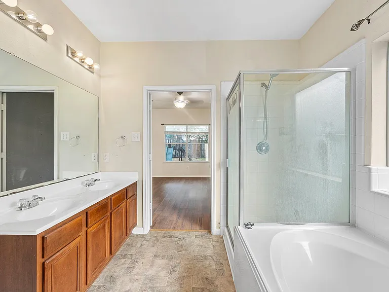 10003 Lynette Falls Dr — Photo 29