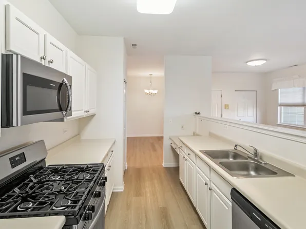 1137 Mount Vernon Dr, Grayslake, IL 60030