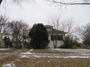 694 Highland Ave, Glen Ellyn, IL 60137