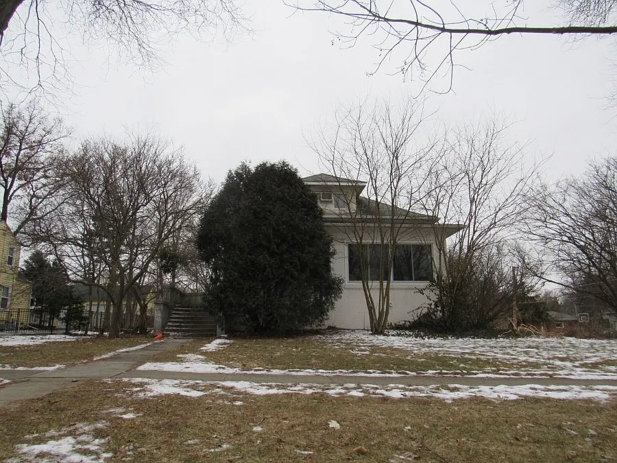 694 Highland Ave photo 1