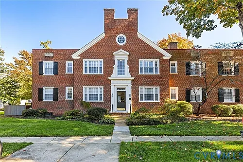 27 W Locke Ln #U4 Photo 1