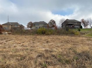 2202 SE Monterrey Dr, Blue Springs, MO 64014