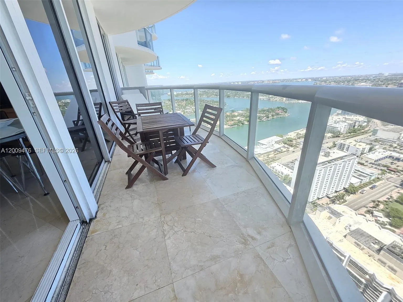 Akoya Condo — Photo 3