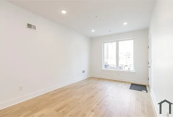 3 bed, $1,850 — Photo 4
