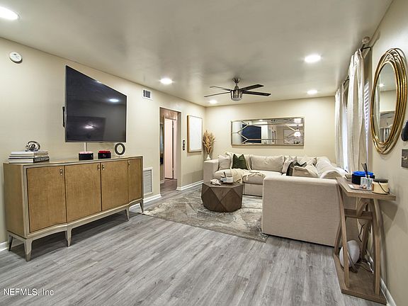 2nd image of 8070 WICLIF Court