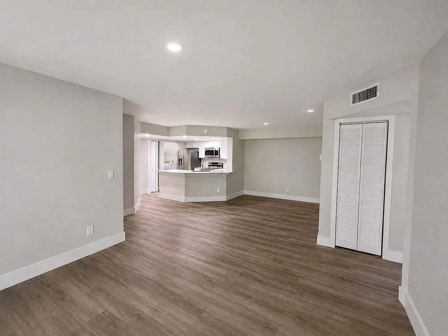3 bed, 1263 sqft, $2,900 — Photo 2