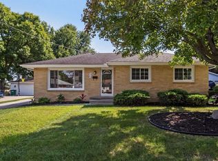 7210 Palm Dr, Urbandale, IA 50322