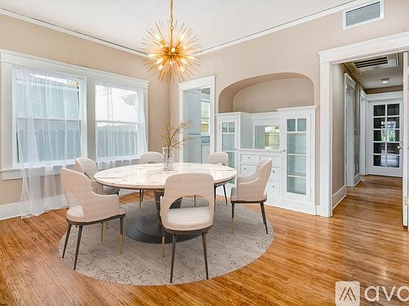 3rd image of 109 N Columbus Ave #109