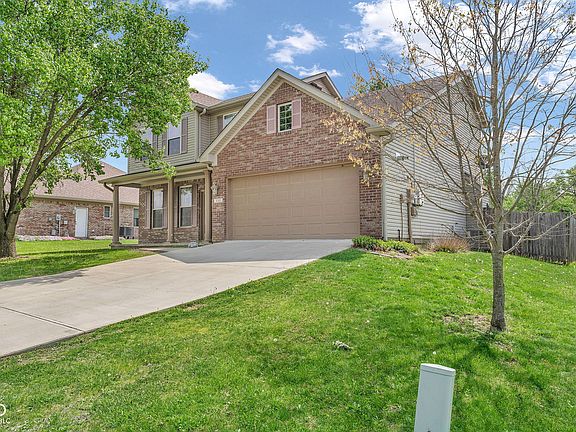 3rd image of 880 Deer Field Dr