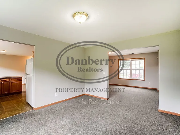 1103 N Byrne Rd — Photo 8