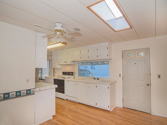 5th image of 208 S Neyland Ave Space 13