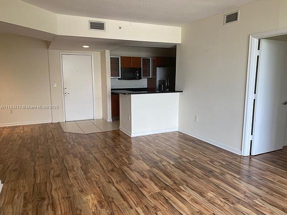 5th image of 18800 NE 29th Ave APT 203