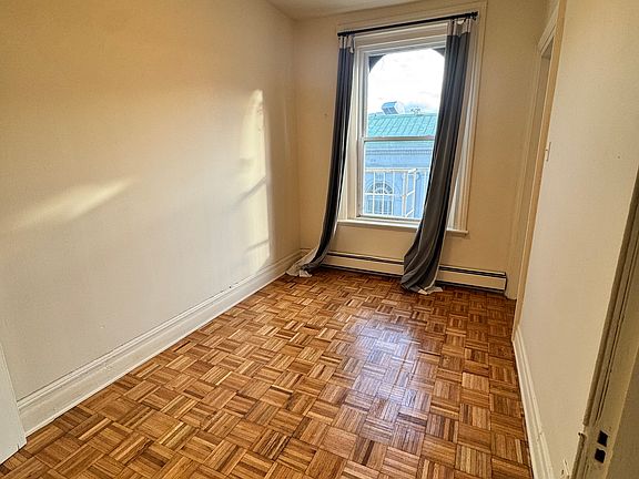 3rd image of 7-219 Glenridge Ave #7