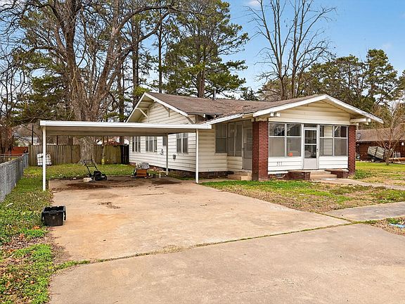 3rd image of 511 E Banks St