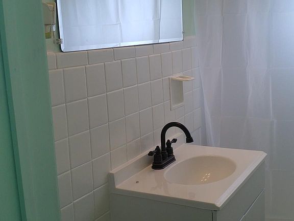 3rd image of 205 Kalmar Way APT A