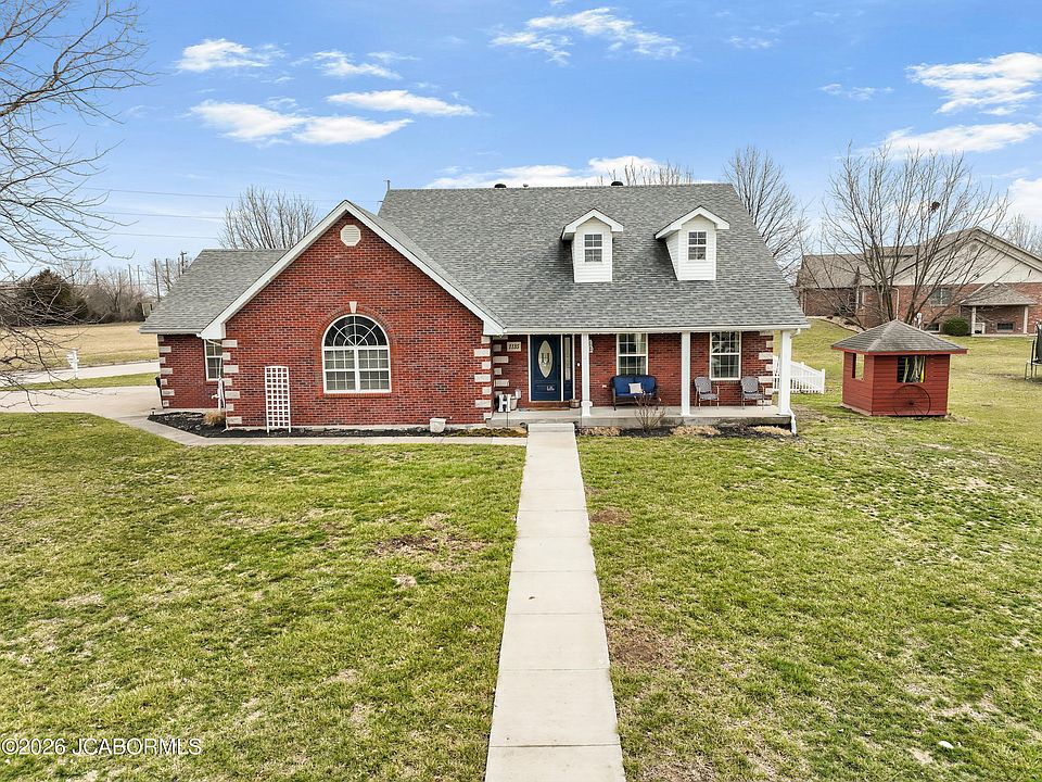 1st image of 1135 Churchill Ave