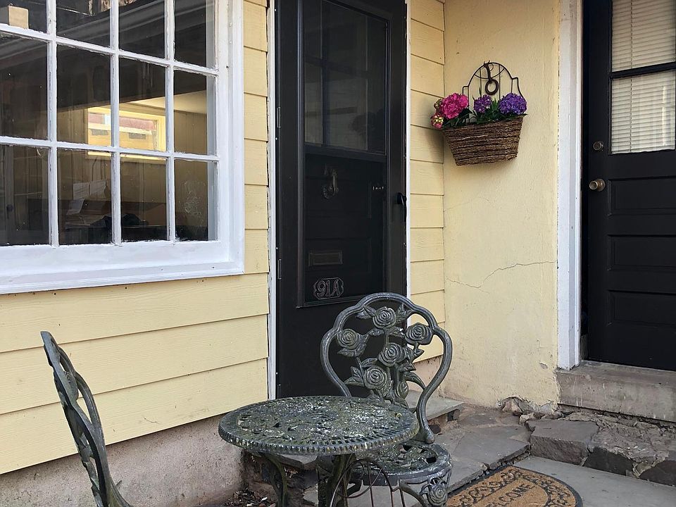 Entrance and patio
