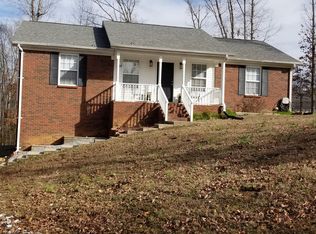 360 Westwood Dr, Waverly, TN 37185