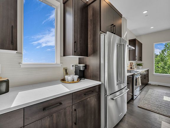 3rd image of 1983 E Beverly Dr #4