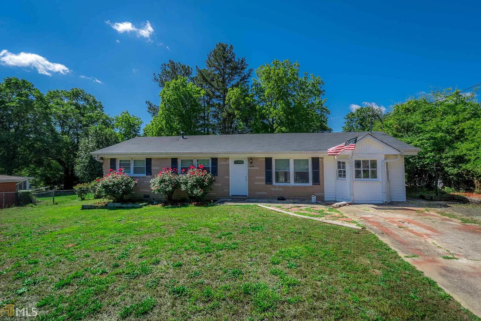 1044 Mountain View Rd NW photo 1