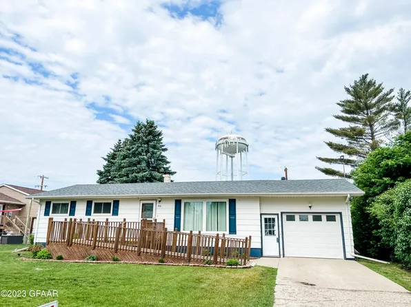 810 Washington Ave, Larimore, ND 58251