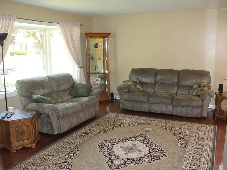 543 N 93rd St — Photo 31
