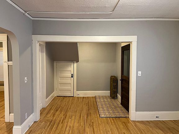 4th image of 3038 Harriet Ave #1