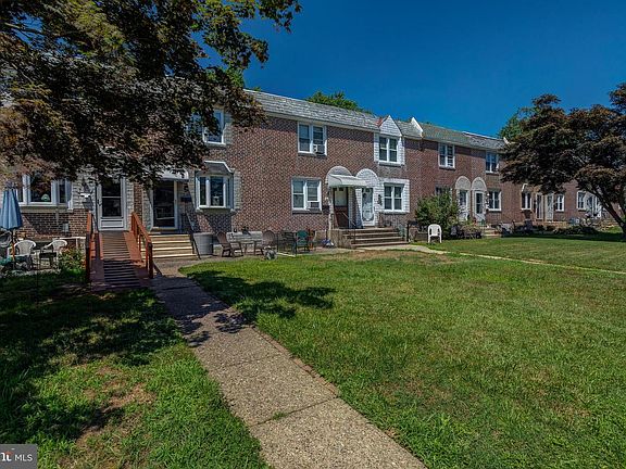 2nd image of 724 S Garfield Ave