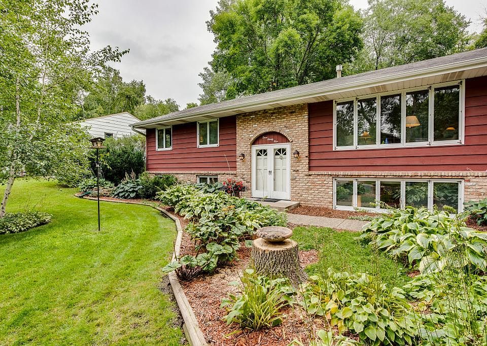 1st image of 394 E Horseshoe Dr