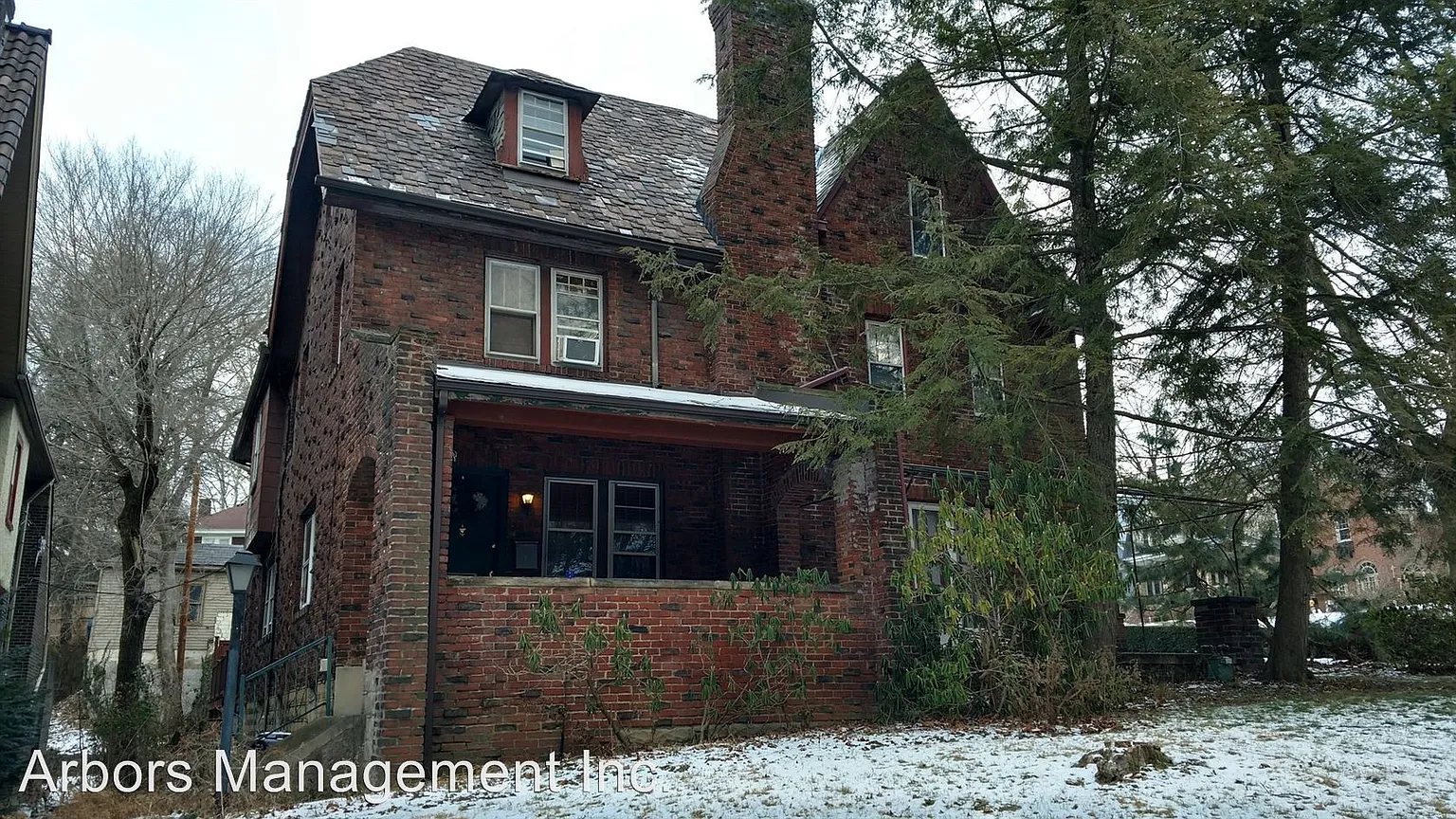 5293 Forbes Ave photo 1