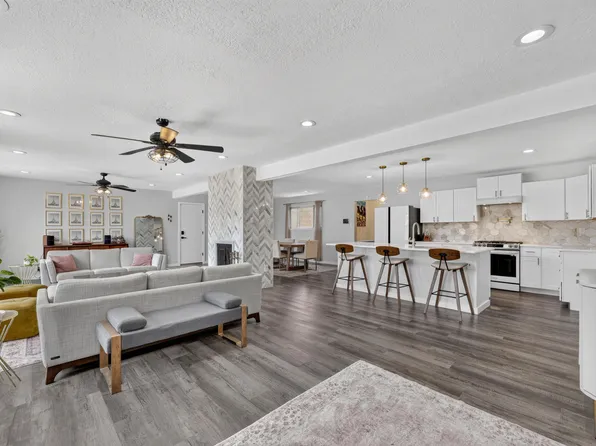 5817 Western Trl NW, Albuquerque, NM 87120