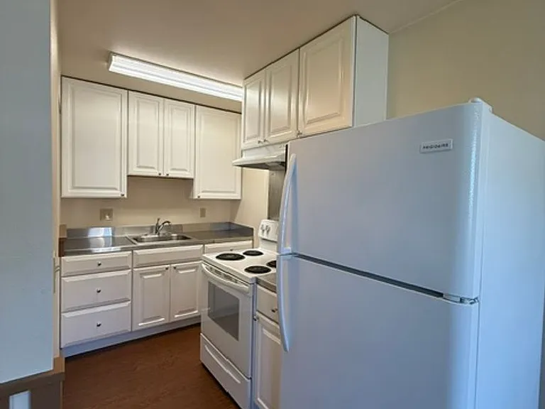 375 Park Ave #1 — Photo 8
