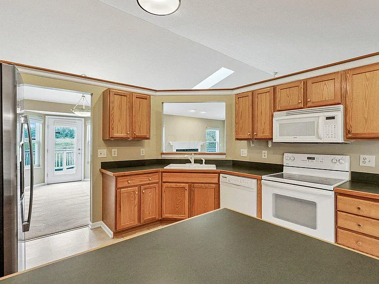 2691 Abbey Knoll Dr — Photo 32
