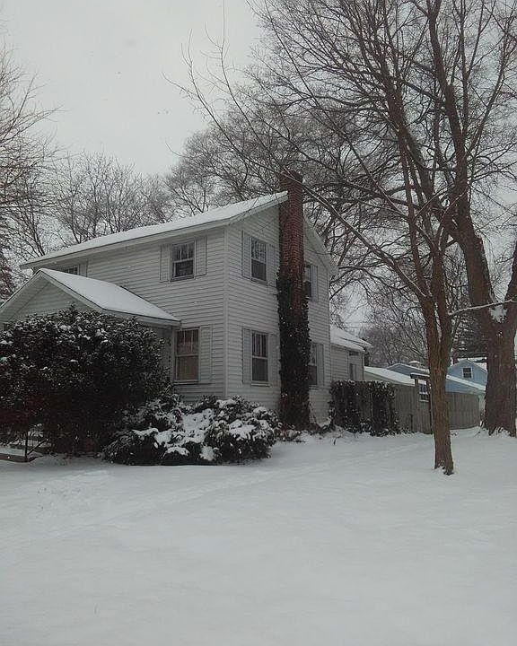 1st image of 301 S Oakley St