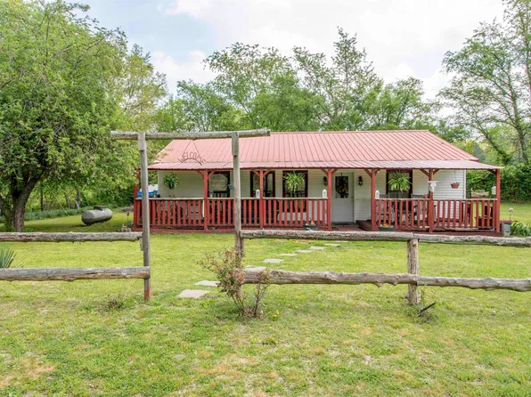 223 Highway 395 N, Salem, AR 72576